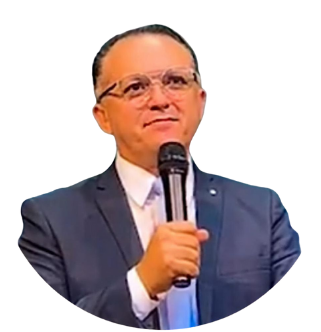 Adriano Pedrosa Ferreira